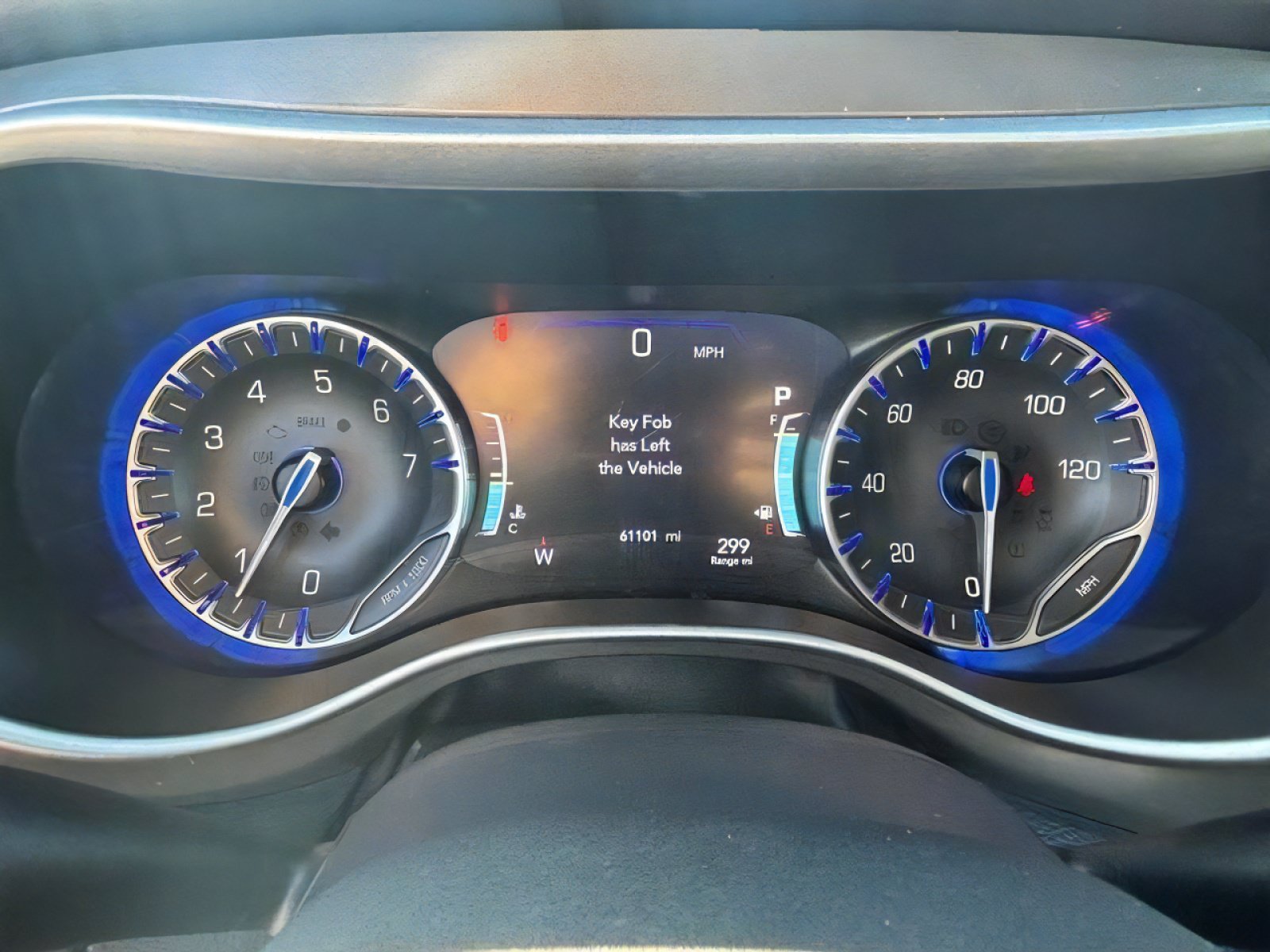 Used 2025 Chrysler Pacifica Select FWD image 12