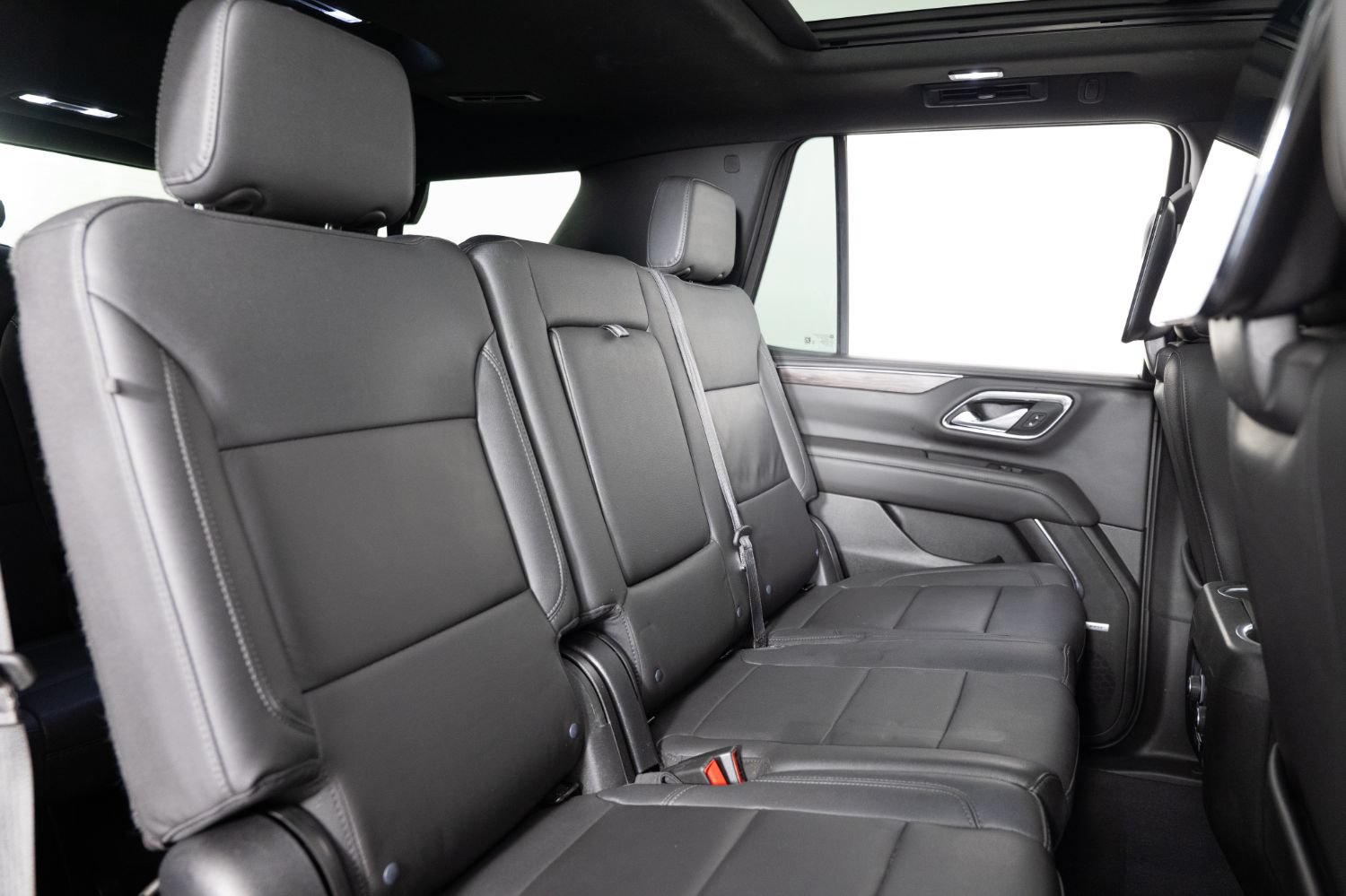 Used 2023 Chevrolet Tahoe Z71 w/ Luxury Package AWD/4WD image 29