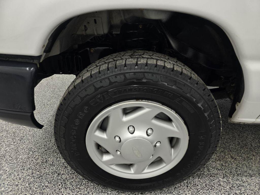 Used 2012 Ford E-150 and Econoline 150 w/ Crew Van Pkg RWD image 25