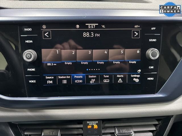 Used 2023 Volkswagen Taos SE w/ Black Wheel Package image 18