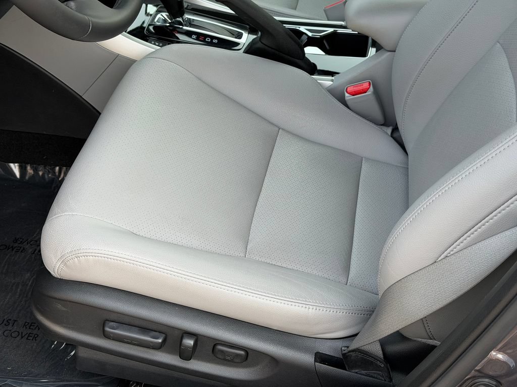 Used 2017 Honda Accord Touring image 24