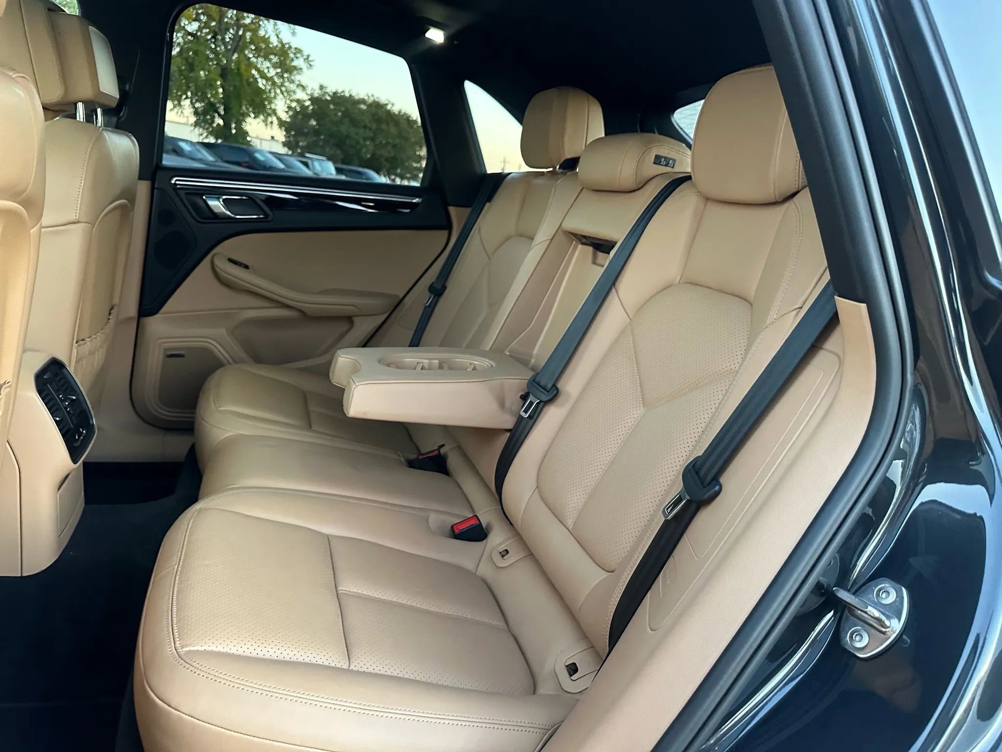 Used 2017 Porsche Macan S image 18