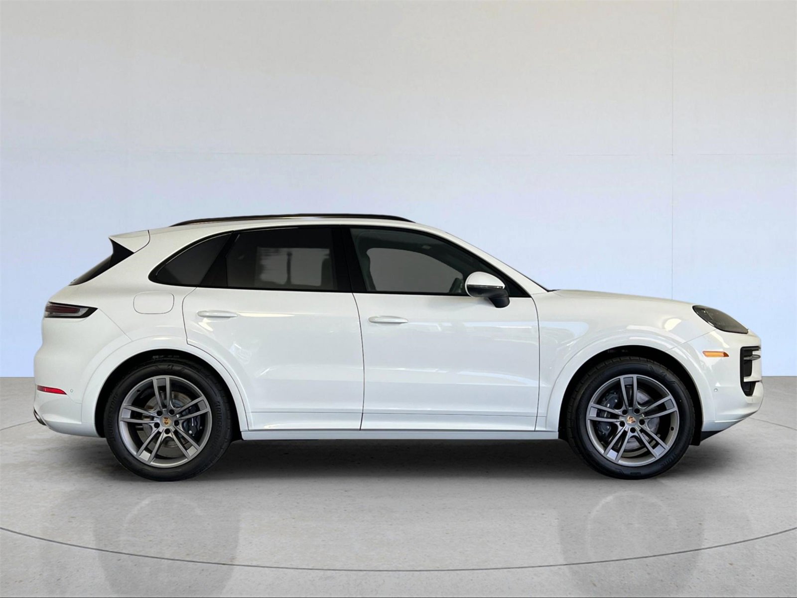 Certified 2025 Porsche Cayenne image 9