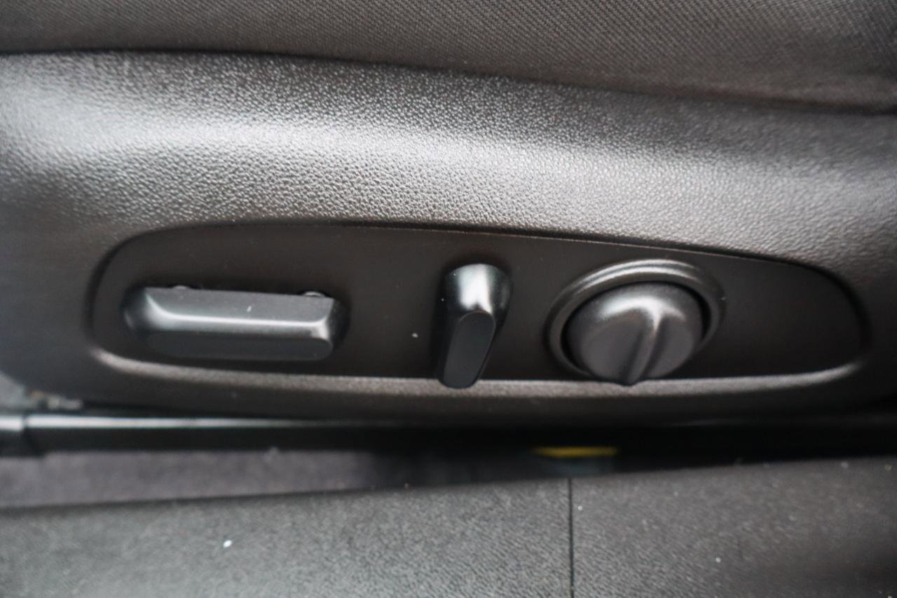 Used 2019 Chevrolet Malibu LT w/ Driver Confidence Package II image 12