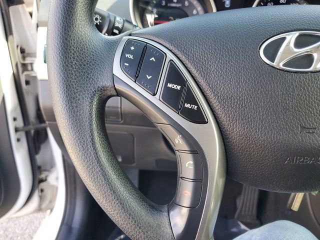 Used 2017 Hyundai Elantra GT image 17