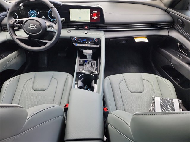 New 2025 Hyundai Elantra Limited image 10