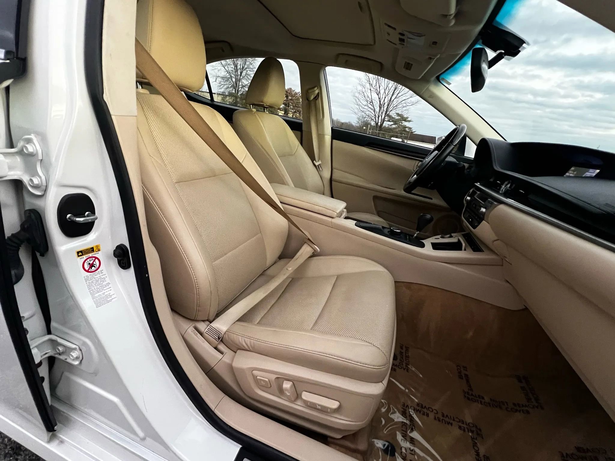 Used 2014 Lexus ES 350 ES 350 Sedan 4D w/ Premium Package image 12