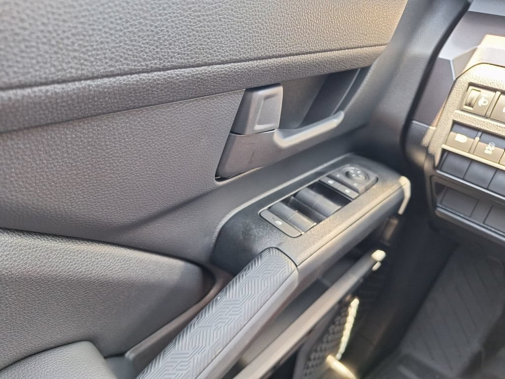 New 2026 Toyota 4Runner SR5 AWD/4WD image 25