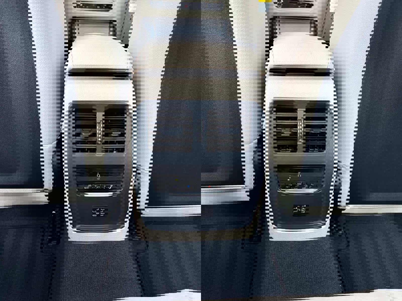 New 2026 BMW 330i Sedan w/ M Sport Package image 17