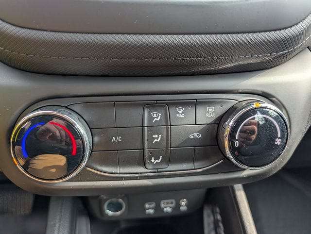 Used 2023 Chevrolet TrailBlazer LS AWD/4WD image 24