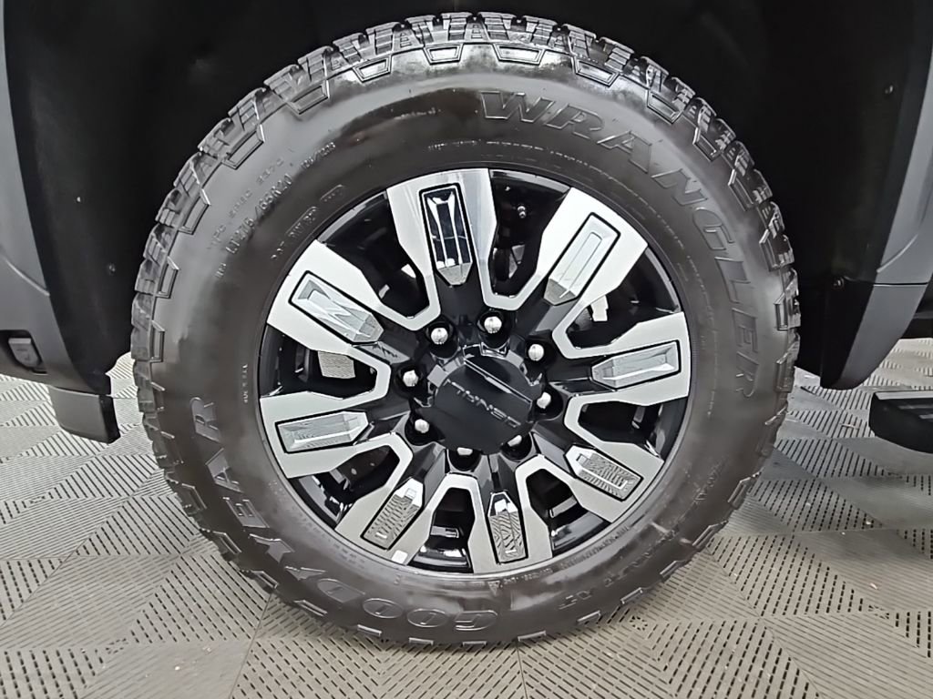 Used 2024 GMC Sierra 2500 Denali w/ Technology Package image 46