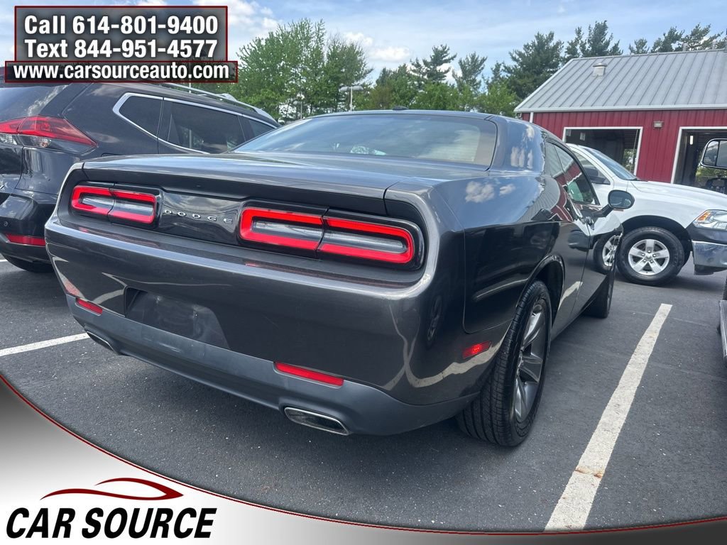Used 2016 Dodge Challenger SXT image 5