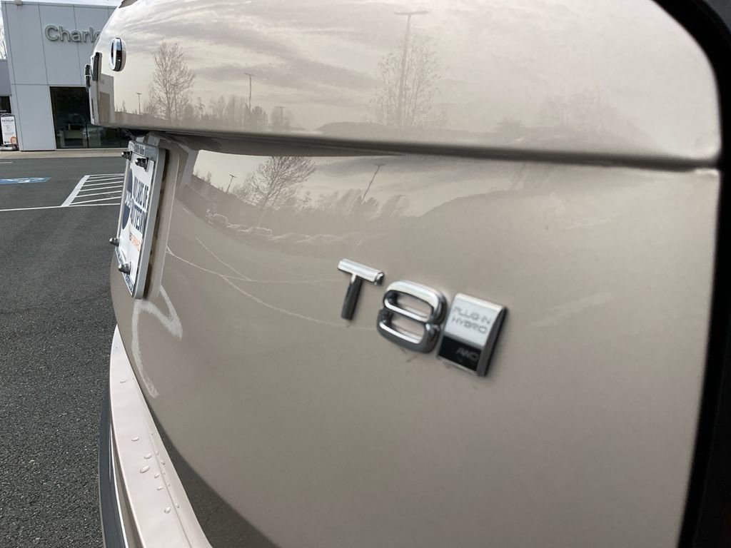 New 2026 Volvo XC90 T8 Core image 17