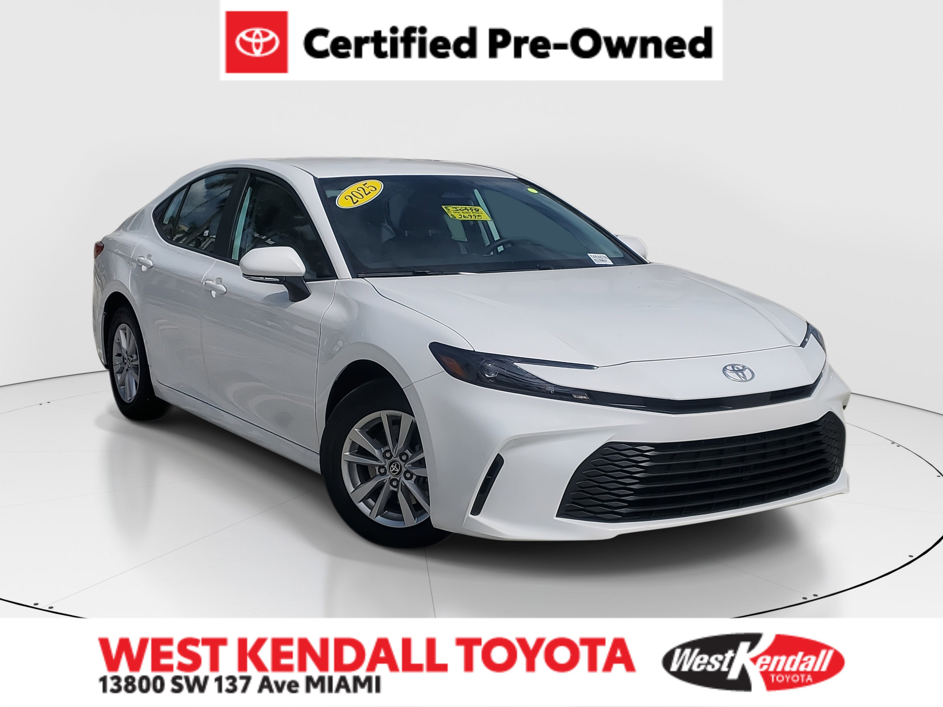 Certified 2025 Toyota Camry LE image 1