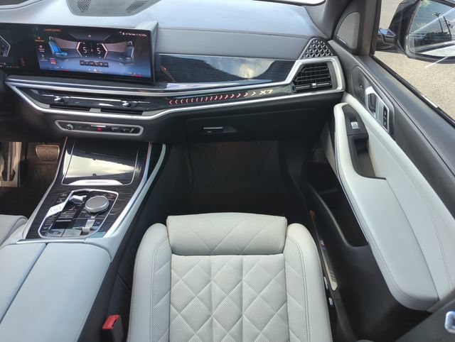 Used 2024 BMW X7 xDrive40i w/ M Sport Package AWD/4WD image 15