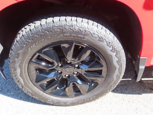 Used 2025 Chevrolet Silverado 1500 LT AWD/4WD image 17