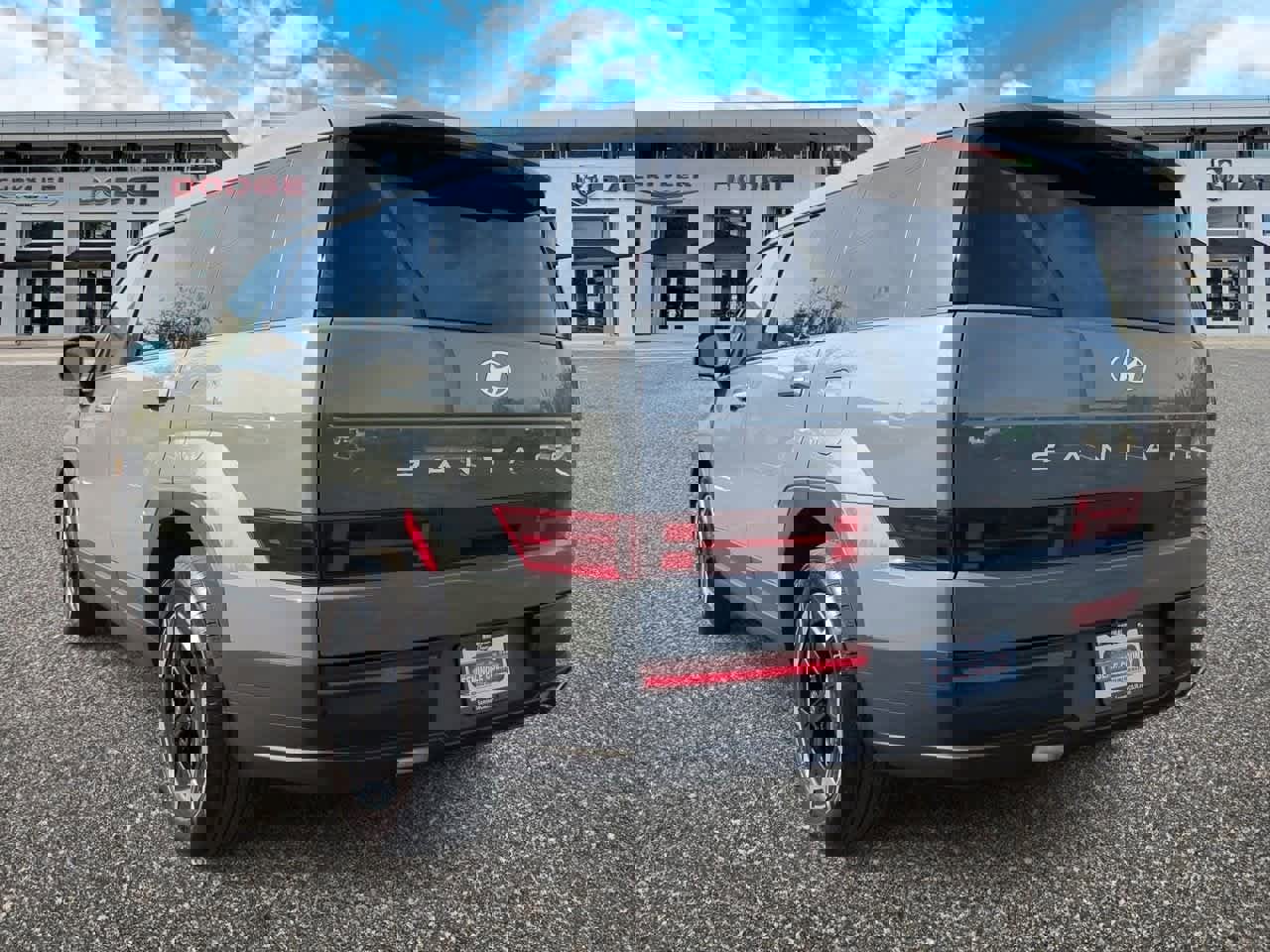 Used 2024 Hyundai Santa Fe SE image 6