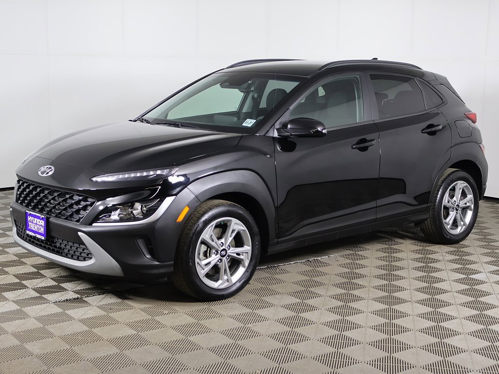 Used 2023 Hyundai Kona SEL w/ Cargo Package image 7