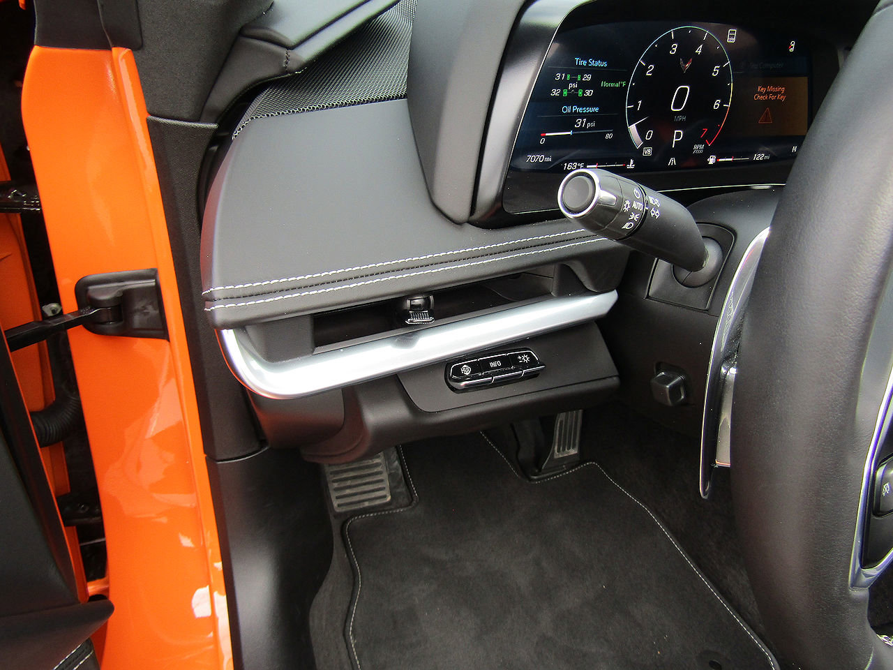 Used 2023 Chevrolet Corvette Stingray Premium Conv w/ Z51 Performance Package image 15