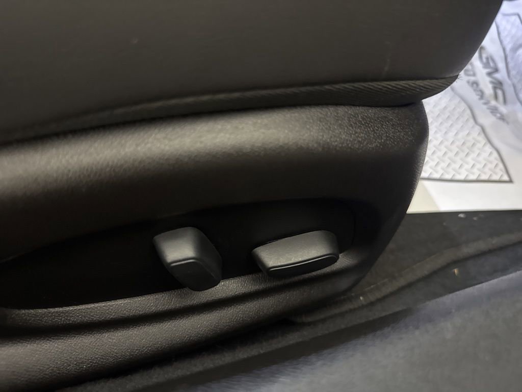 Used 2018 Chevrolet Camaro SS RWD image 45