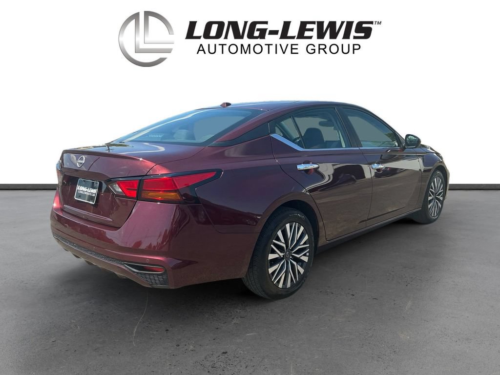 Used 2025 Nissan Altima 2.5 SV FWD image 7
