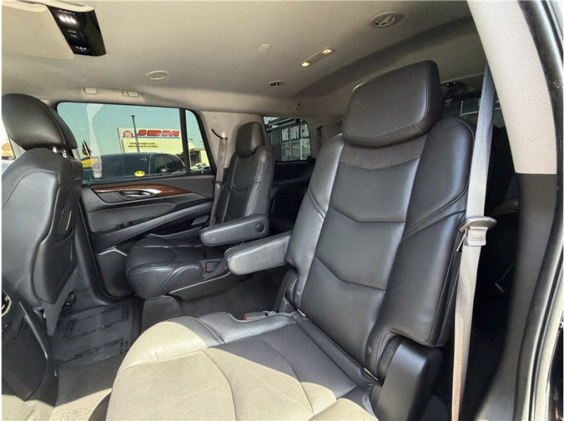 Used 2017 Cadillac Escalade Premium Luxury RWD image 23