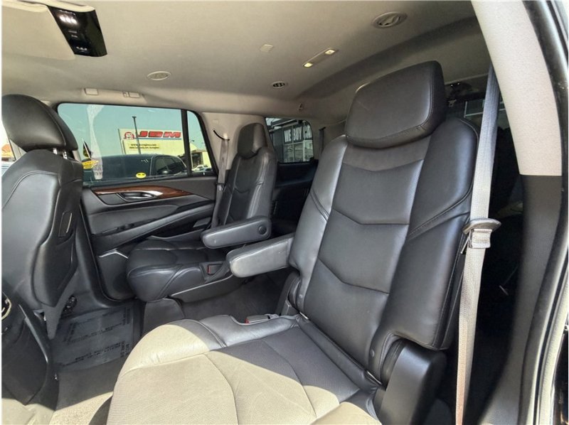 Used 2017 Cadillac Escalade Premium Luxury RWD image 23