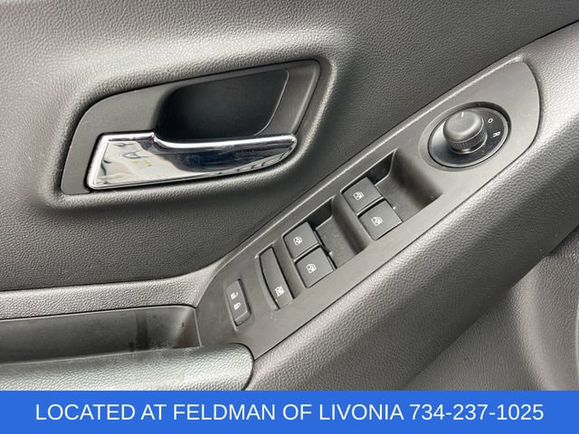 Certified 2022 Chevrolet Trax LT w/ LT Convenience Package image 22