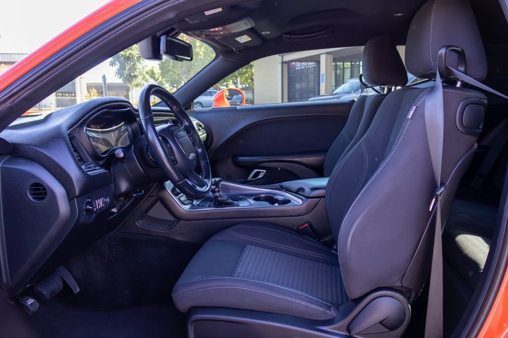 Used 2018 Dodge Challenger R/T w/ Driver Convenience Group RWD image 13