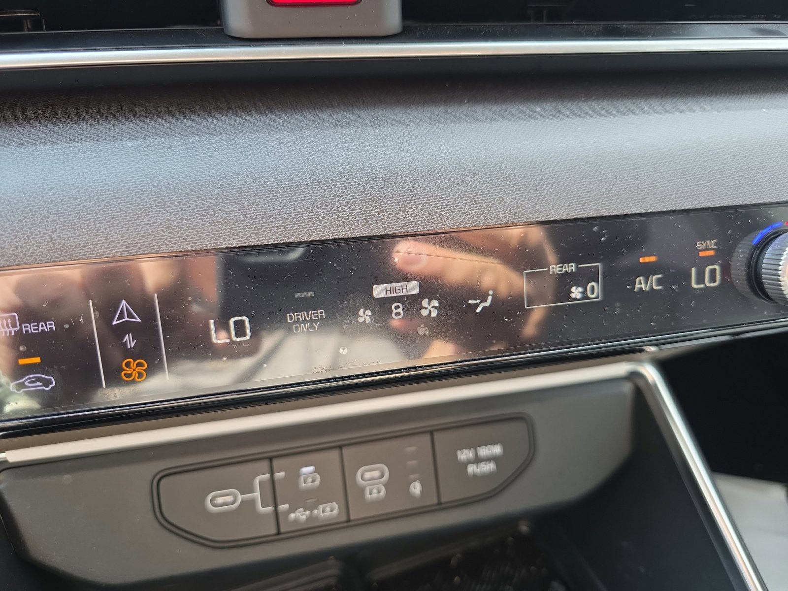 Certified 2026 Kia Carnival EX image 16