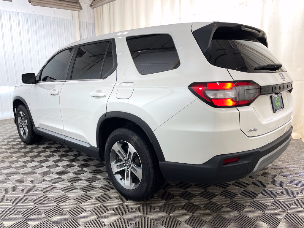 Used 2025 Honda Pilot EX-L image 16