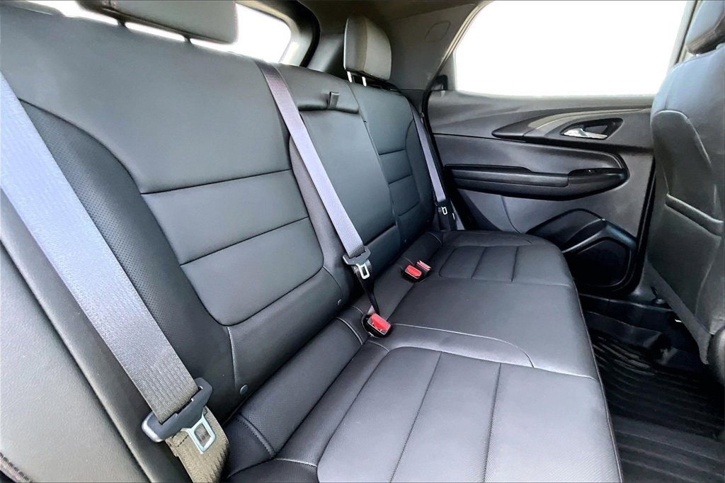 Used 2024 Chevrolet TrailBlazer RS w/ Driver Confidence Package image 25