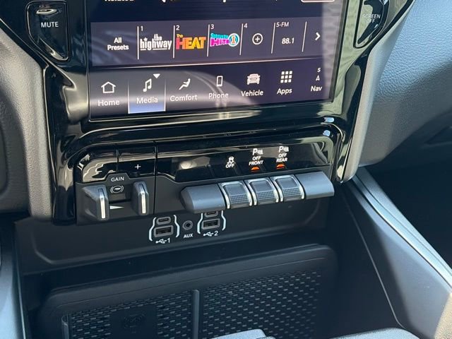 New 2026 RAM 1500 4x4 Crew Cab image 37