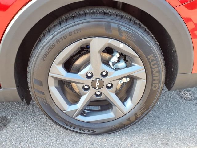 Used 2025 Kia K4 FWD image 8
