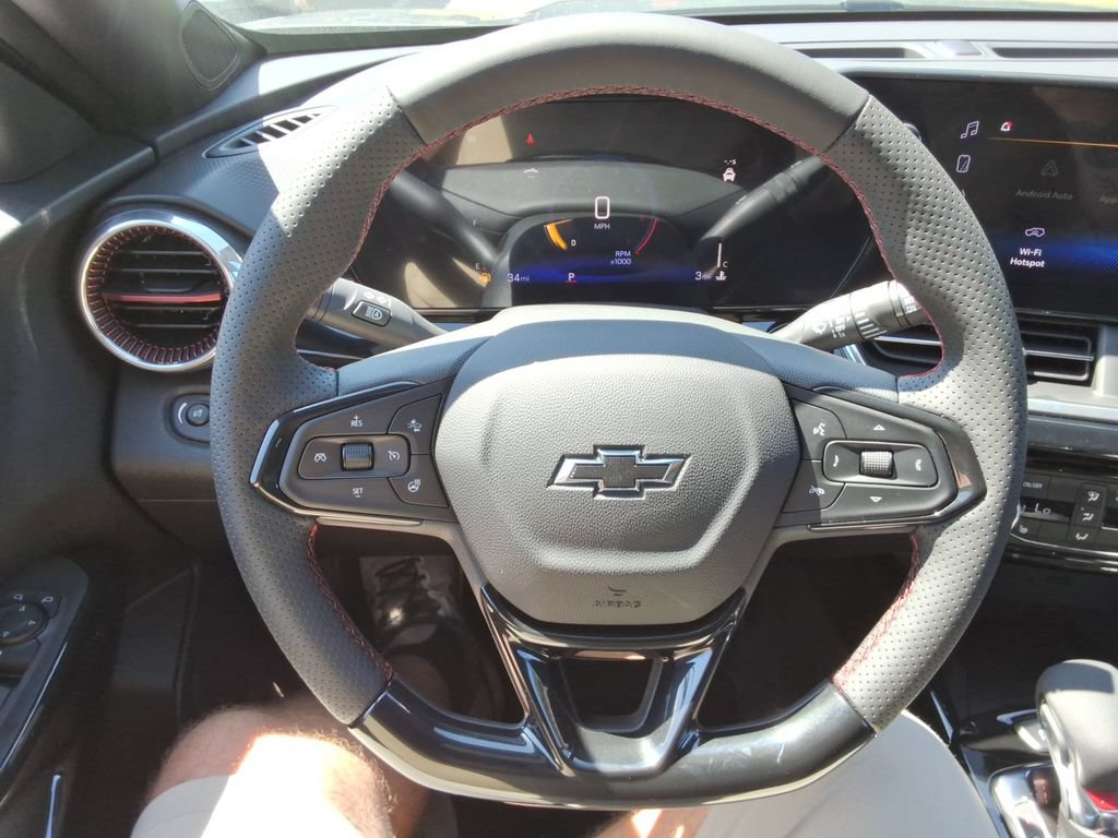 New 2026 Chevrolet Trax RS w/ Sunroof Package FWD image 24