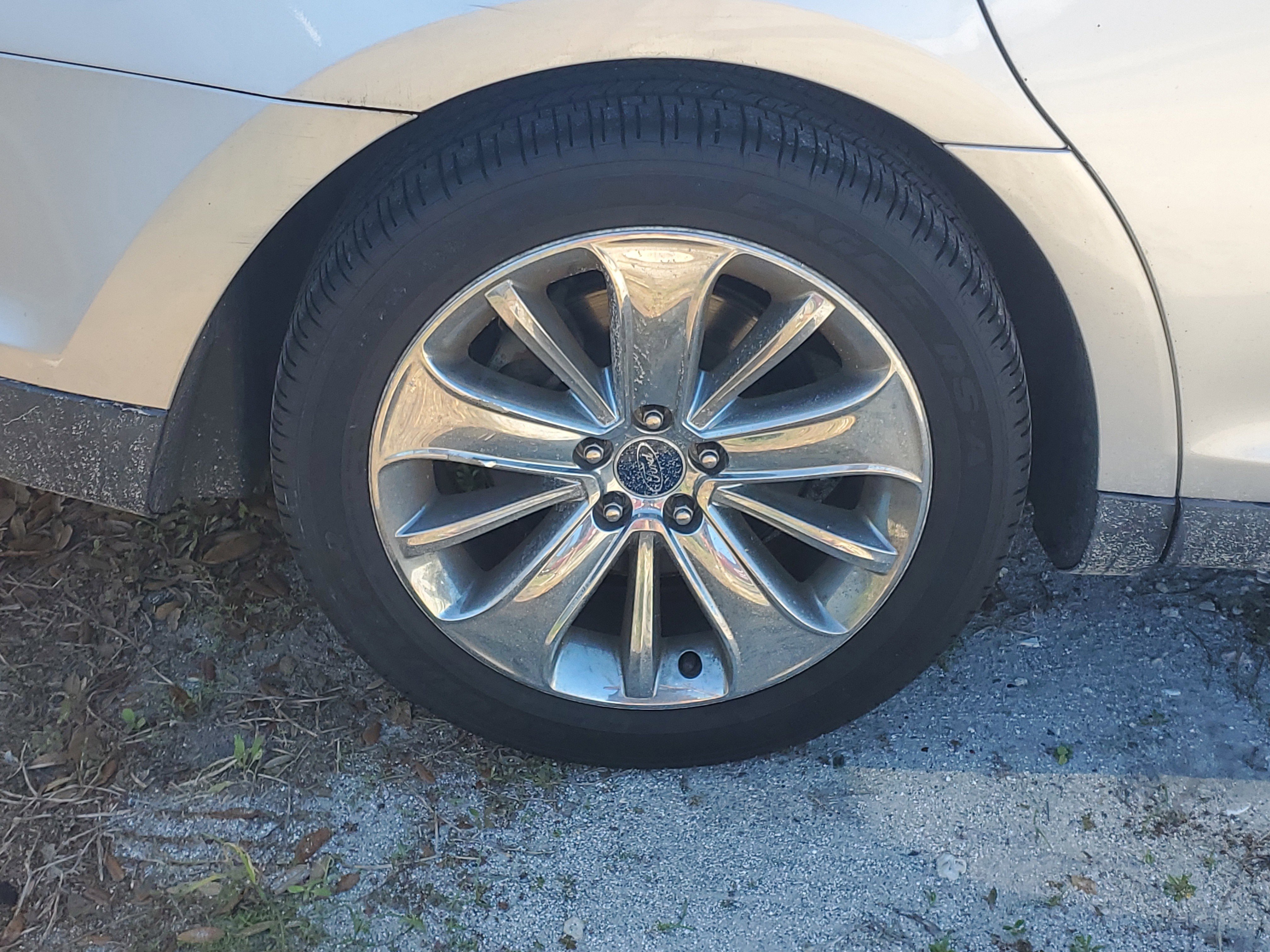 Used 2011 Ford Taurus Limited w/ 303A Rapid Spec Order Code FWD image 7