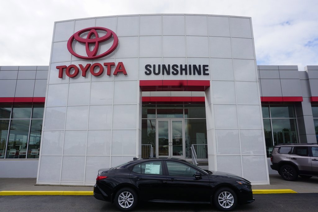 New 2025 Toyota Camry LE image 1