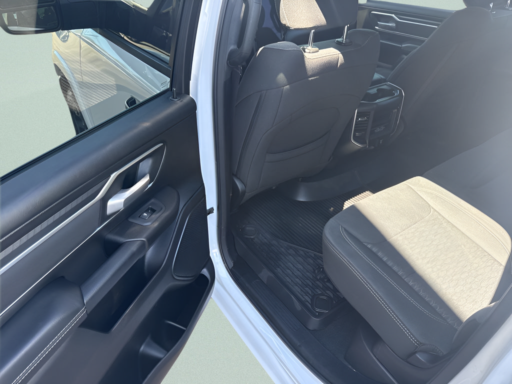 Used 2025 RAM 1500 Big Horn AWD/4WD image 9