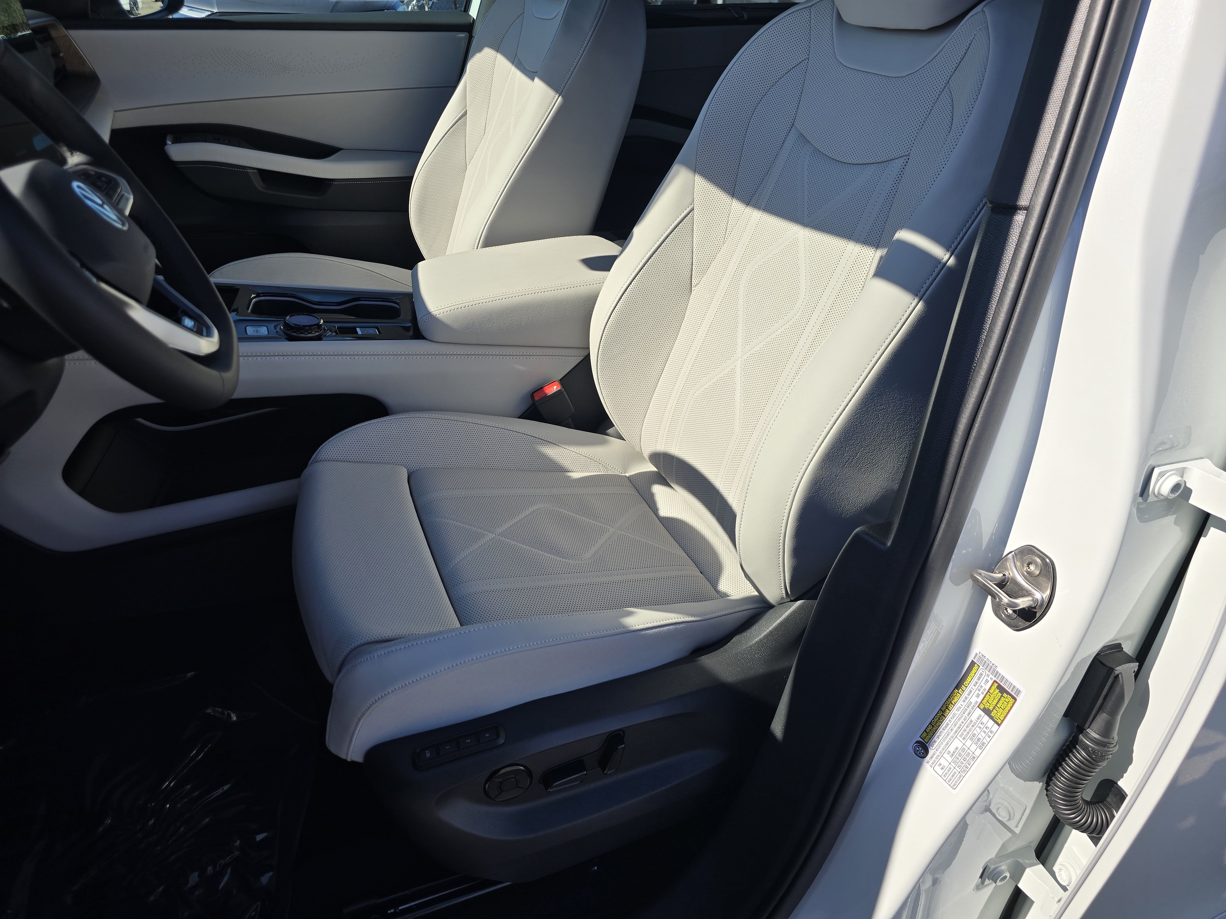 New 2027 Volkswagen Atlas SEL R-Line AWD/4WD image 22