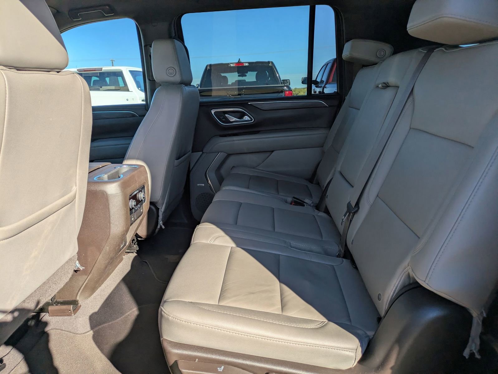 Used 2023 Chevrolet Suburban LT image 13