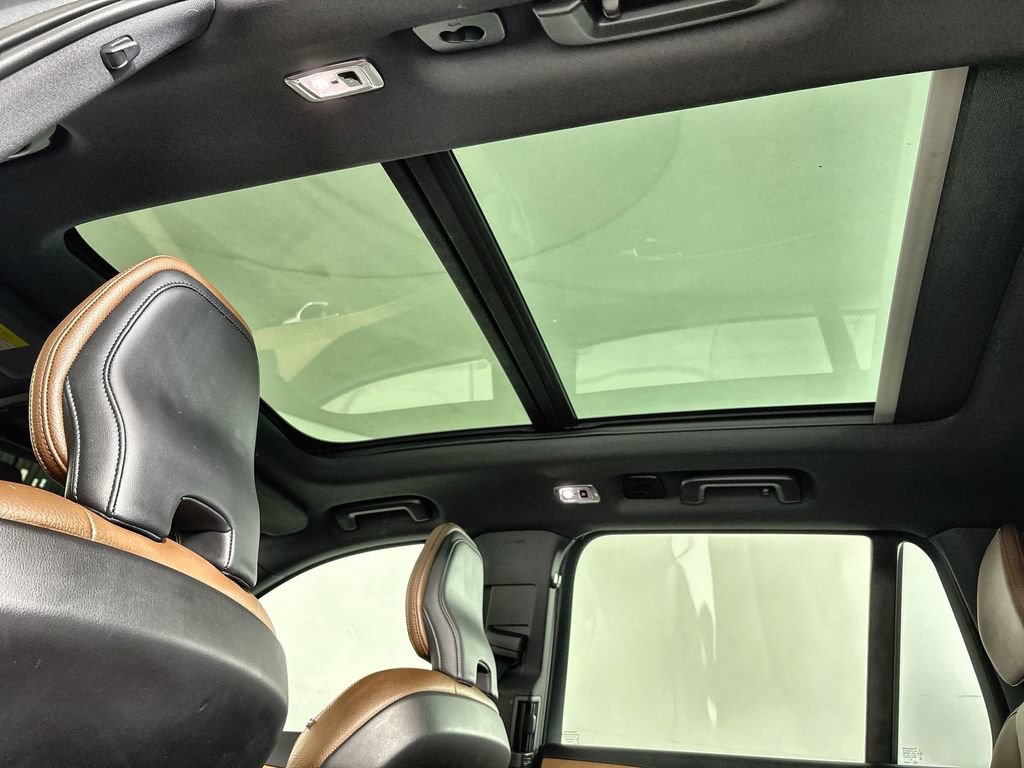 Used 2022 Volvo XC90 T6 Momentum w/ Protection Package Premier AWD/4WD image 16