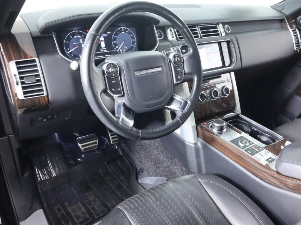 Used 2015 Land Rover Range Rover Supercharged AWD/4WD image 9