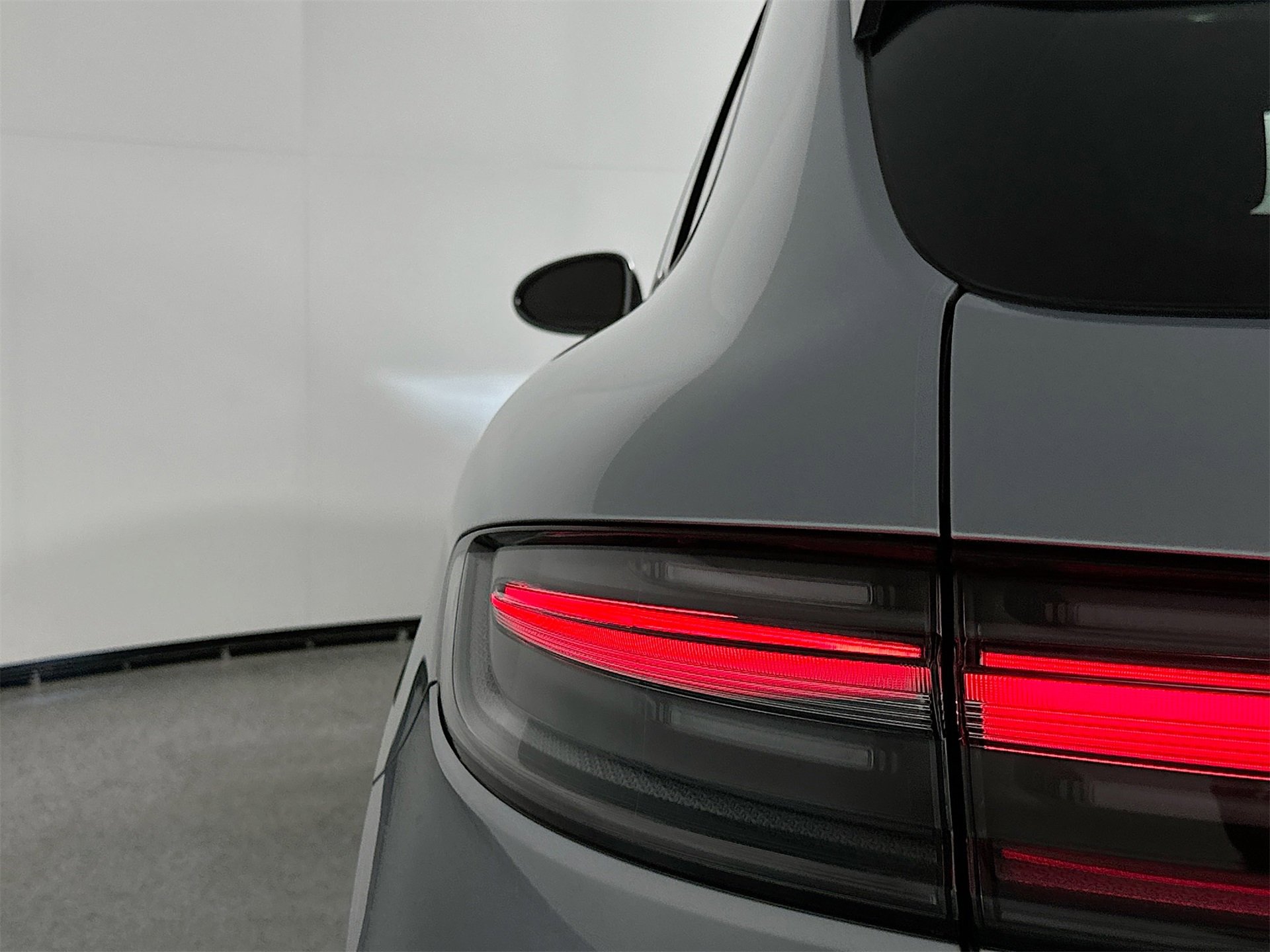 New 2026 Porsche Macan image 16