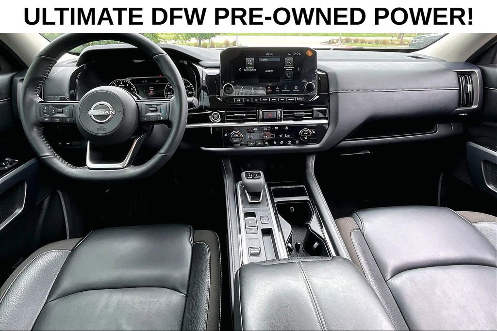 Used 2024 Nissan Pathfinder SL FWD image 17
