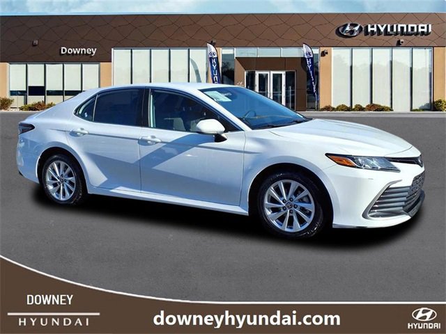 Used 2024 Toyota Camry LE image 3