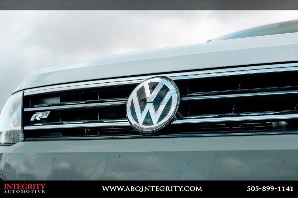 Used 2020 Volkswagen Tiguan SE R-Line AWD/4WD image 11