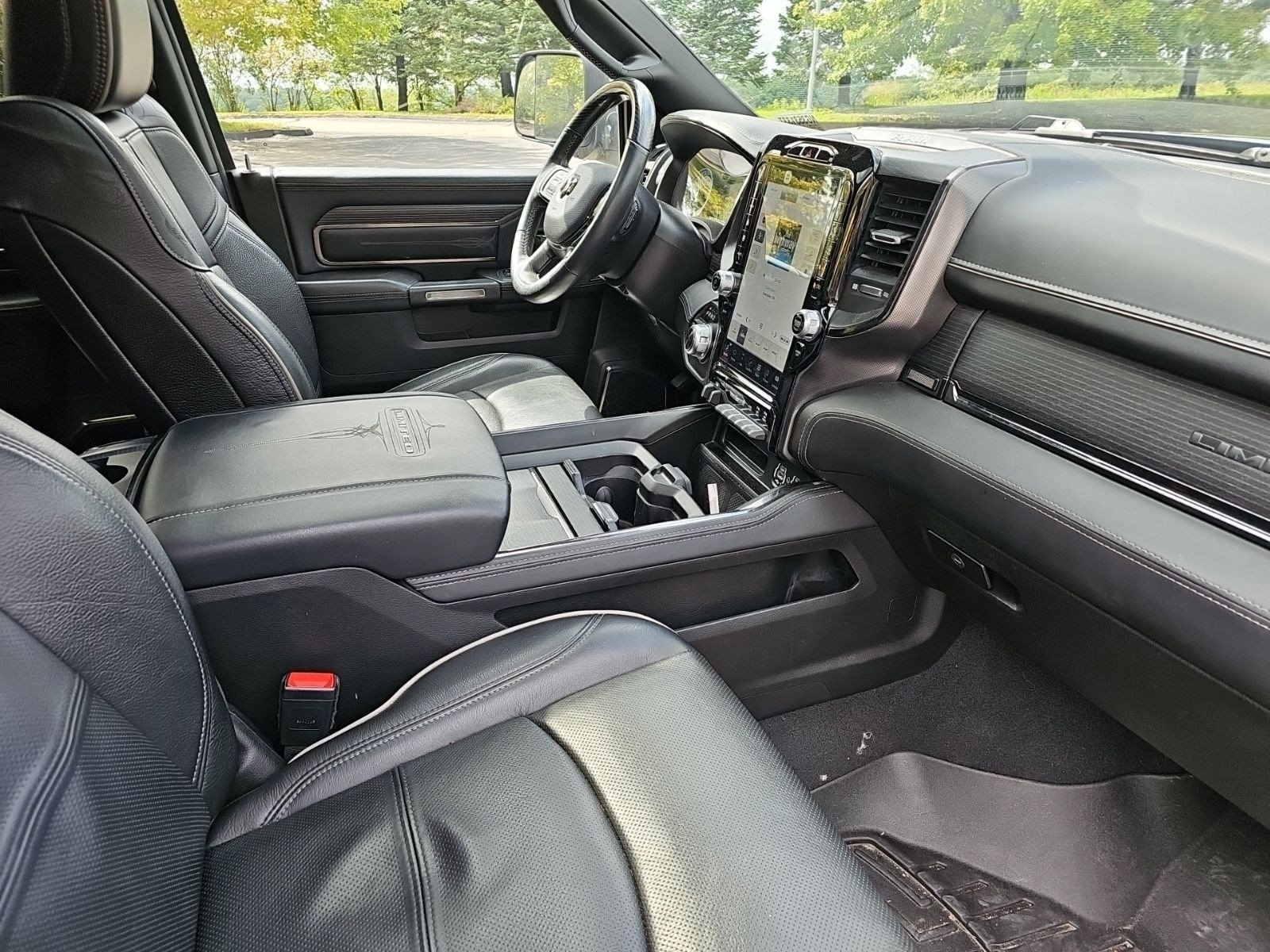 Used 2022 RAM 2500 Limited w/ Night Edition AWD/4WD image 11