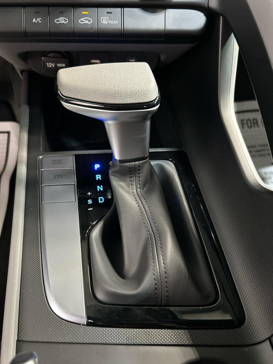 New 2026 Hyundai Elantra SE FWD image 7