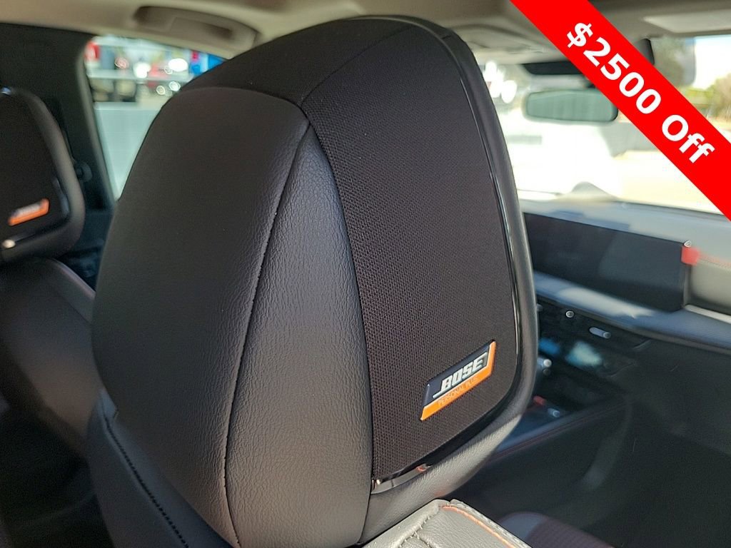 New 2025 Nissan Kicks SR w/ SR Premium Package FWD image 40