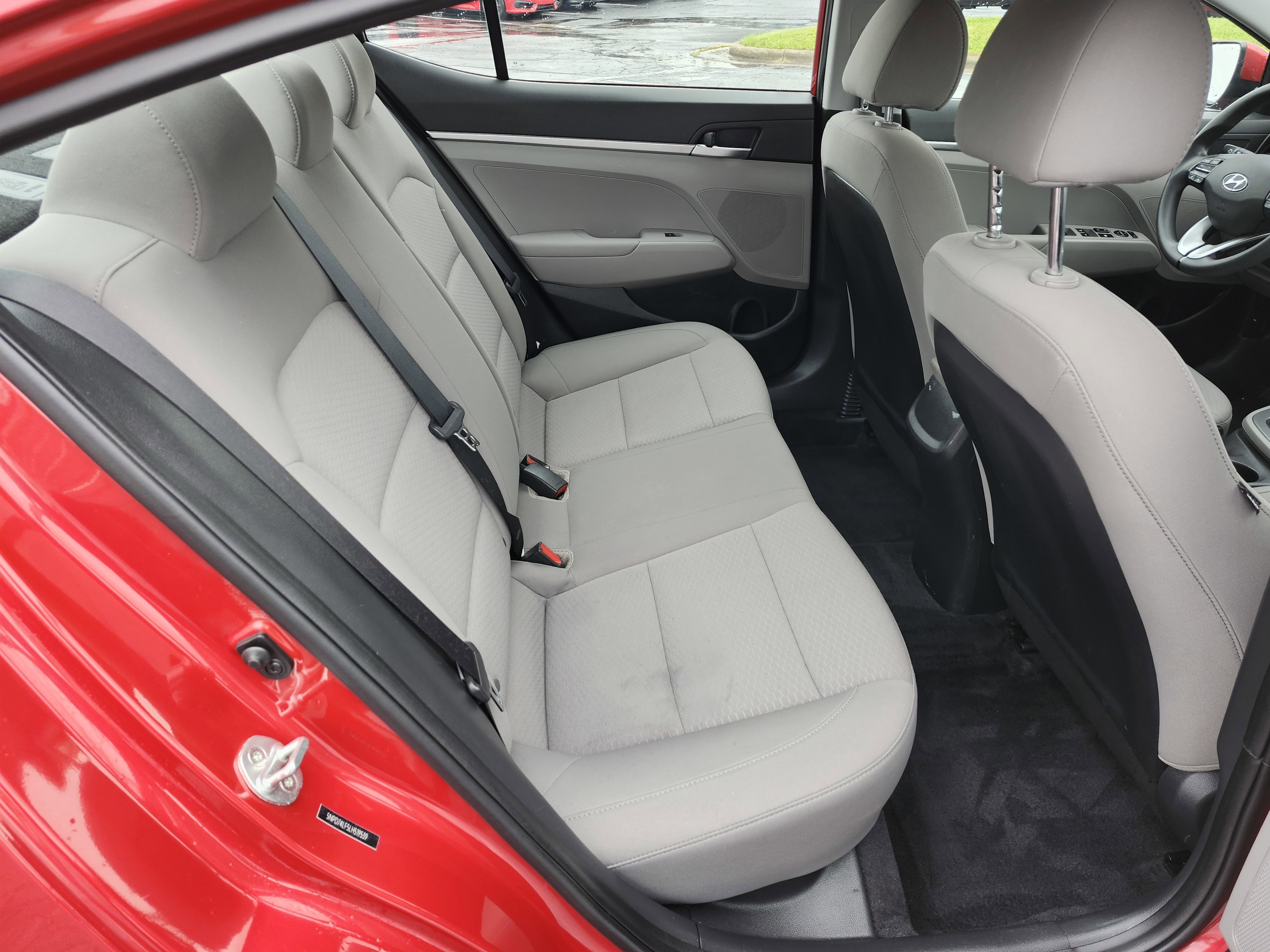 Used 2020 Hyundai Elantra SE FWD image 18